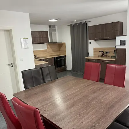 Im Tal 2 Haus - 2 We, 5 Sz,3 Baeder, 11 Betten - Klimaanlage * Bergheim (Rhein-Erft-Kreis)