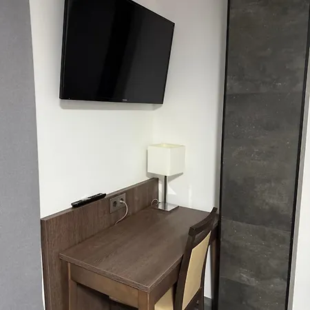 Im Tal 2 Haus - 2 We, 5 Sz,3 Baeder, 11 Betten - Klimaanlage Lägenhet Bergheim (Rhein-Erft-Kreis)