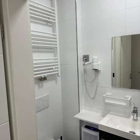 Im Tal 2 Haus - 2 We, 5 Sz,3 Baeder, 11 Betten - Klimaanlage * Bergheim (Rhein-Erft-Kreis)