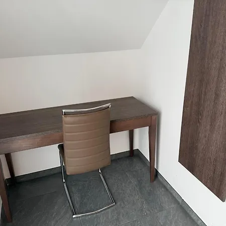 Im Tal 2 Haus - 2 We, 5 Sz,3 Baeder, 11 Betten - Klimaanlage Lägenhet Bergheim (Rhein-Erft-Kreis)