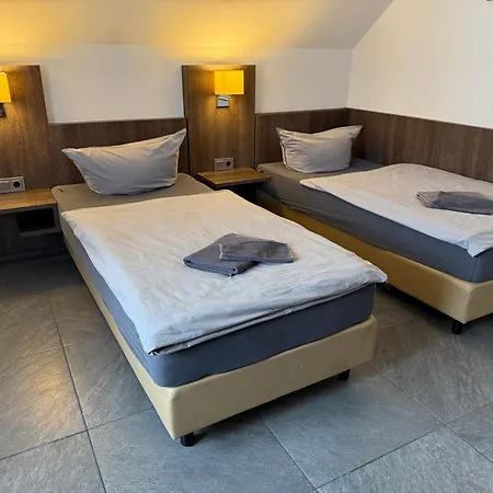 Im Tal 2 Haus - 2 We, 5 Sz,3 Baeder, 11 Betten - Klimaanlage Bergheim (Rhein-Erft-Kreis)