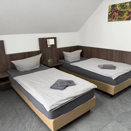 Im Tal 2 Haus - 2 We, 5 Sz,3 Baeder, 11 Betten - Klimaanlage Bergheim (Rhein-Erft-Kreis)