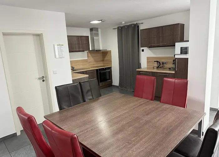 Im Tal 2 Haus - 2 We, 5 Sz,3 Baeder, 11 Betten - Klimaanlage * Bergheim (Rhein-Erft-Kreis)