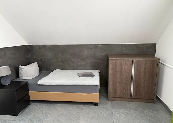 Im Tal 2 Haus - 2 We, 5 Sz,3 Baeder, 11 Betten - Klimaanlage Appartamento Bergheim (Rhein-Erft-Kreis)